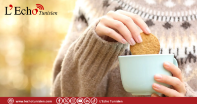 غمس البسكويت في الشاي.. خبراء يحذرون من مخاطر صحية