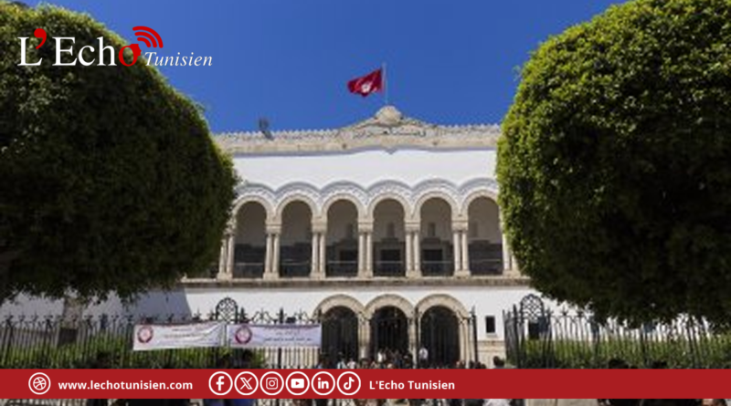 شطب عدد من عدول التنفيذ نهائيا من جدول المهنة في تونس