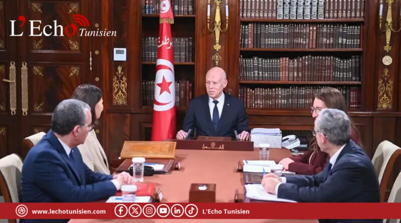Kaïs Saïed préside une réunion sur les défis économiques et les hausses de salaires