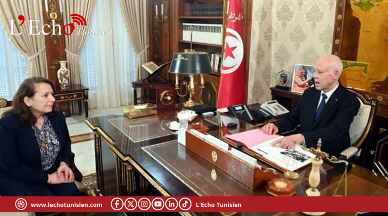 رئيس الجمهوريّة يقرر إعفاء وزيرة الصناعة وتكليف وزير التّجهيز بتسيير الوزارة