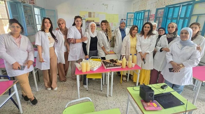 في اليوم العالمي للمربي : مدرسة حشاد بأكودة ترفع شعار “كلنا يد وحدة من أجل مدرسة عمومية أفضل”